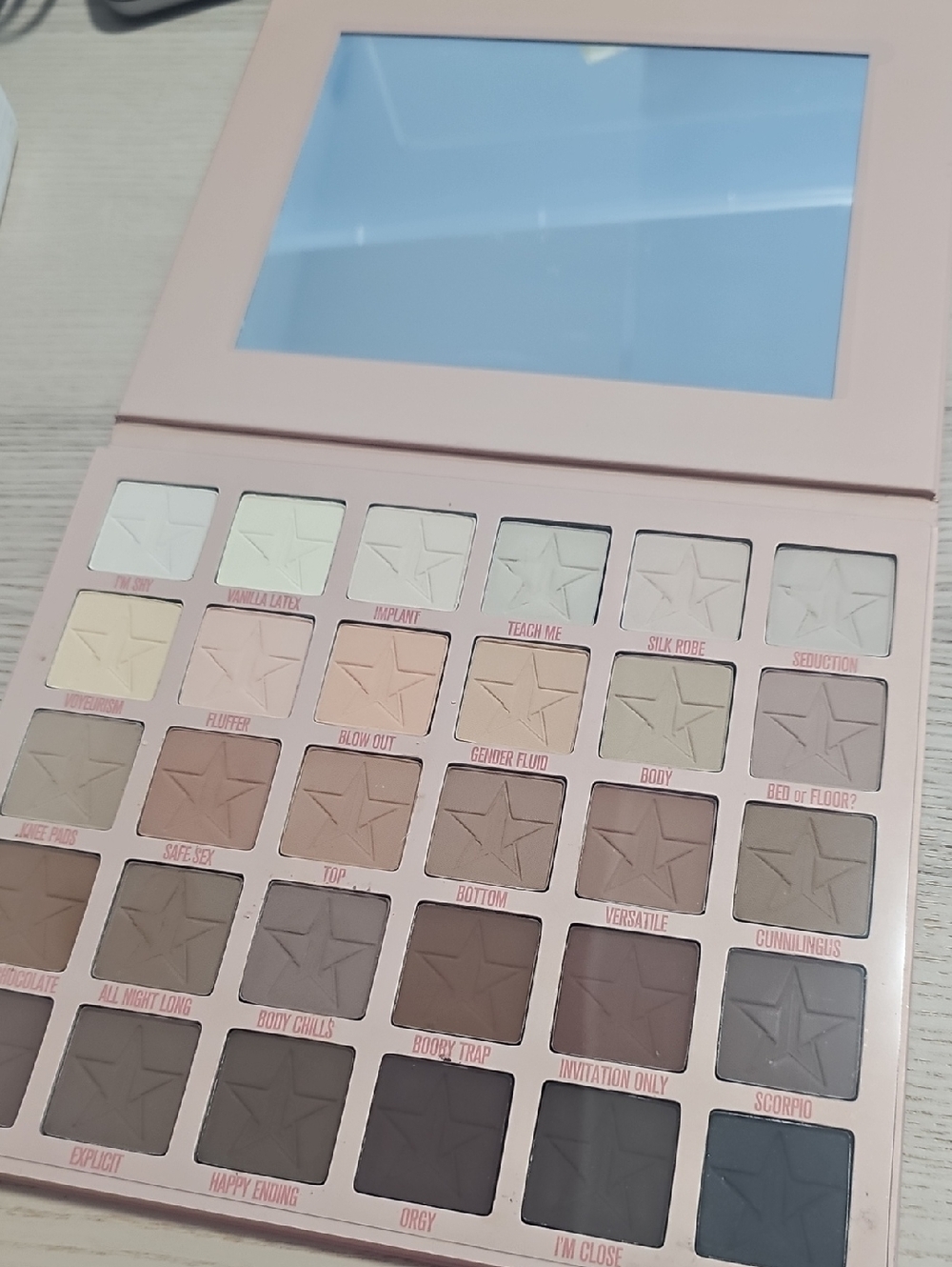 Jeffree Star Neutral Nude Eyeshadow Palette - Cream, Beige, Taupe, Brown, Gray